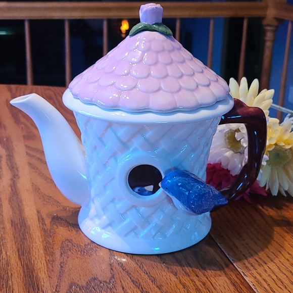 Other - Birdhouse teapot